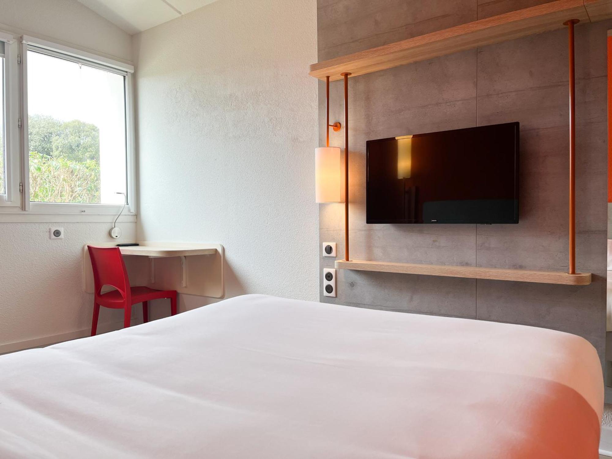 Ibis Budget Saint Christol Les Ales ภายนอก รูปภาพ
