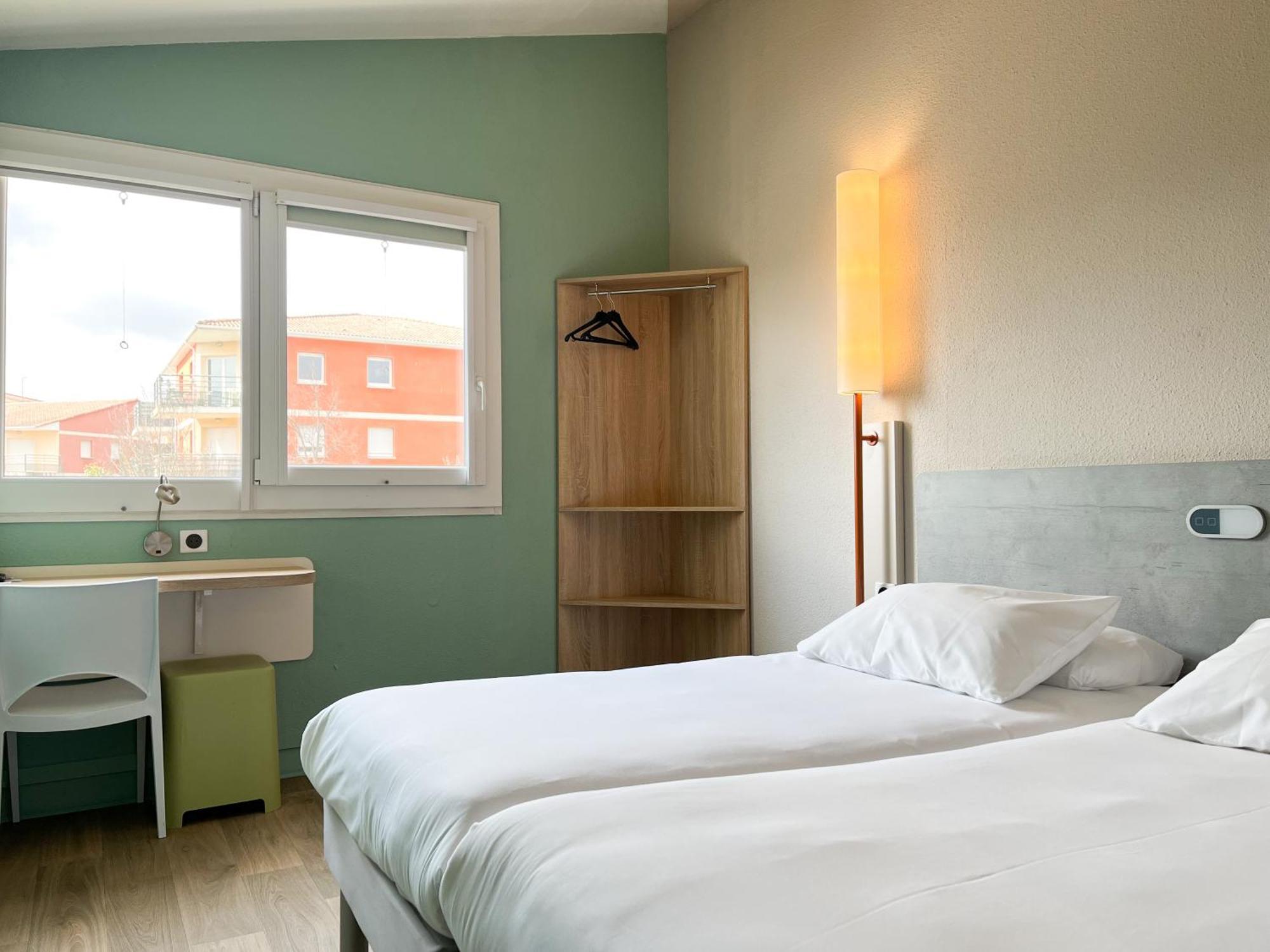 Ibis Budget Saint Christol Les Ales ภายนอก รูปภาพ