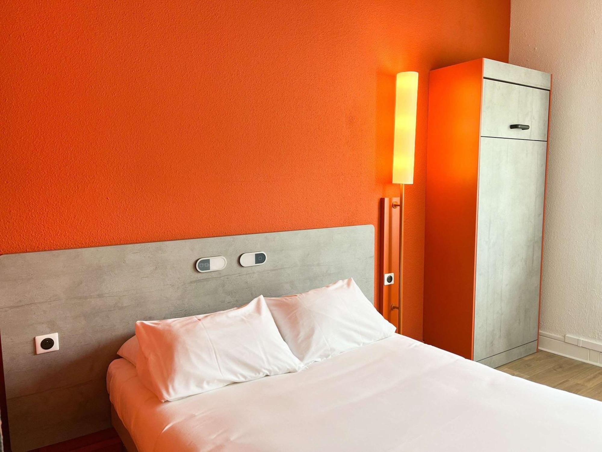 Ibis Budget Saint Christol Les Ales ภายนอก รูปภาพ