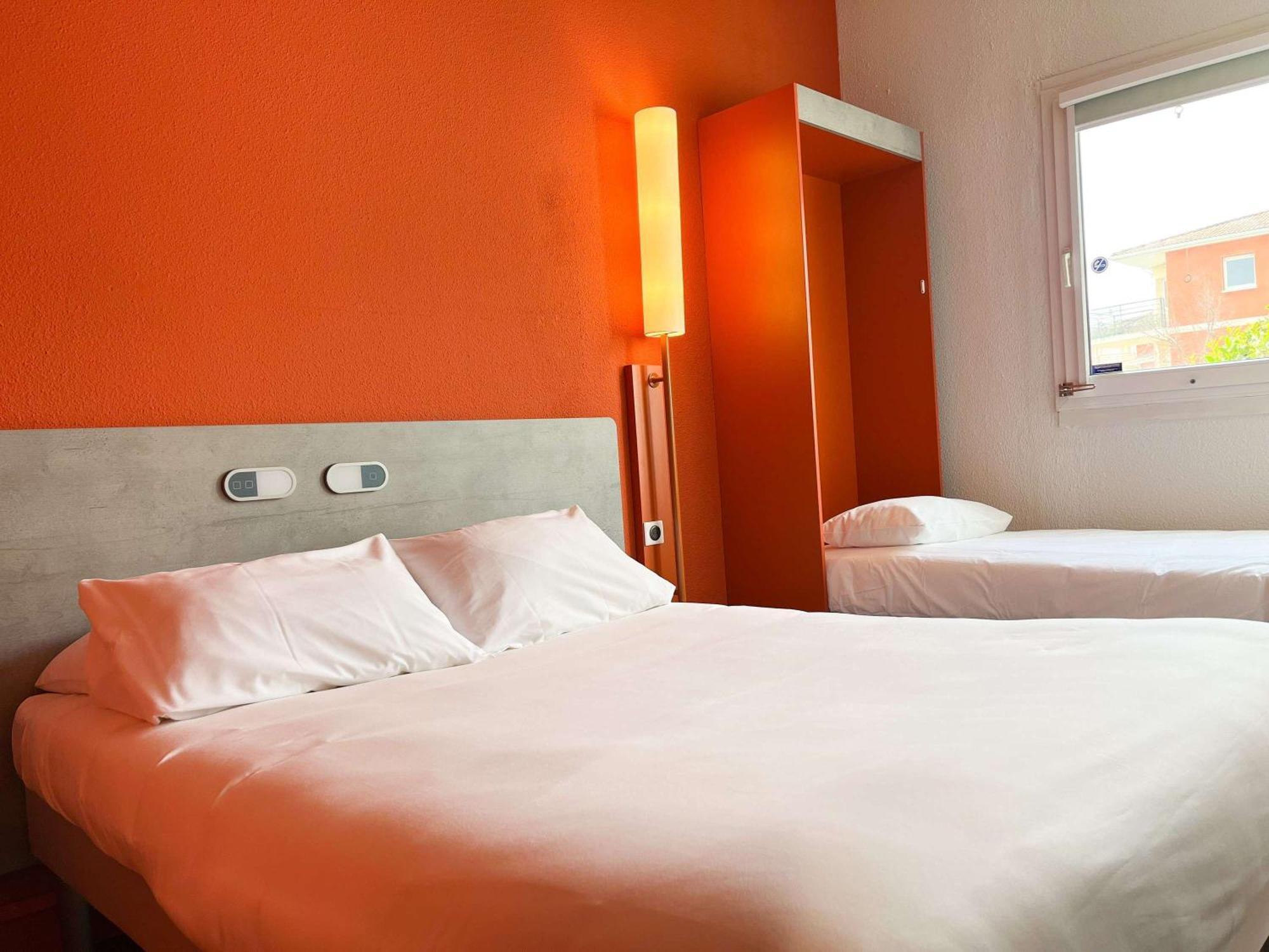 Ibis Budget Saint Christol Les Ales ภายนอก รูปภาพ