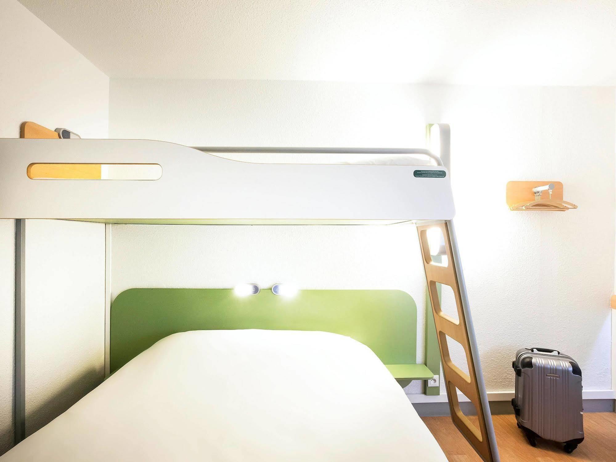 Ibis Budget Saint Christol Les Ales ภายนอก รูปภาพ