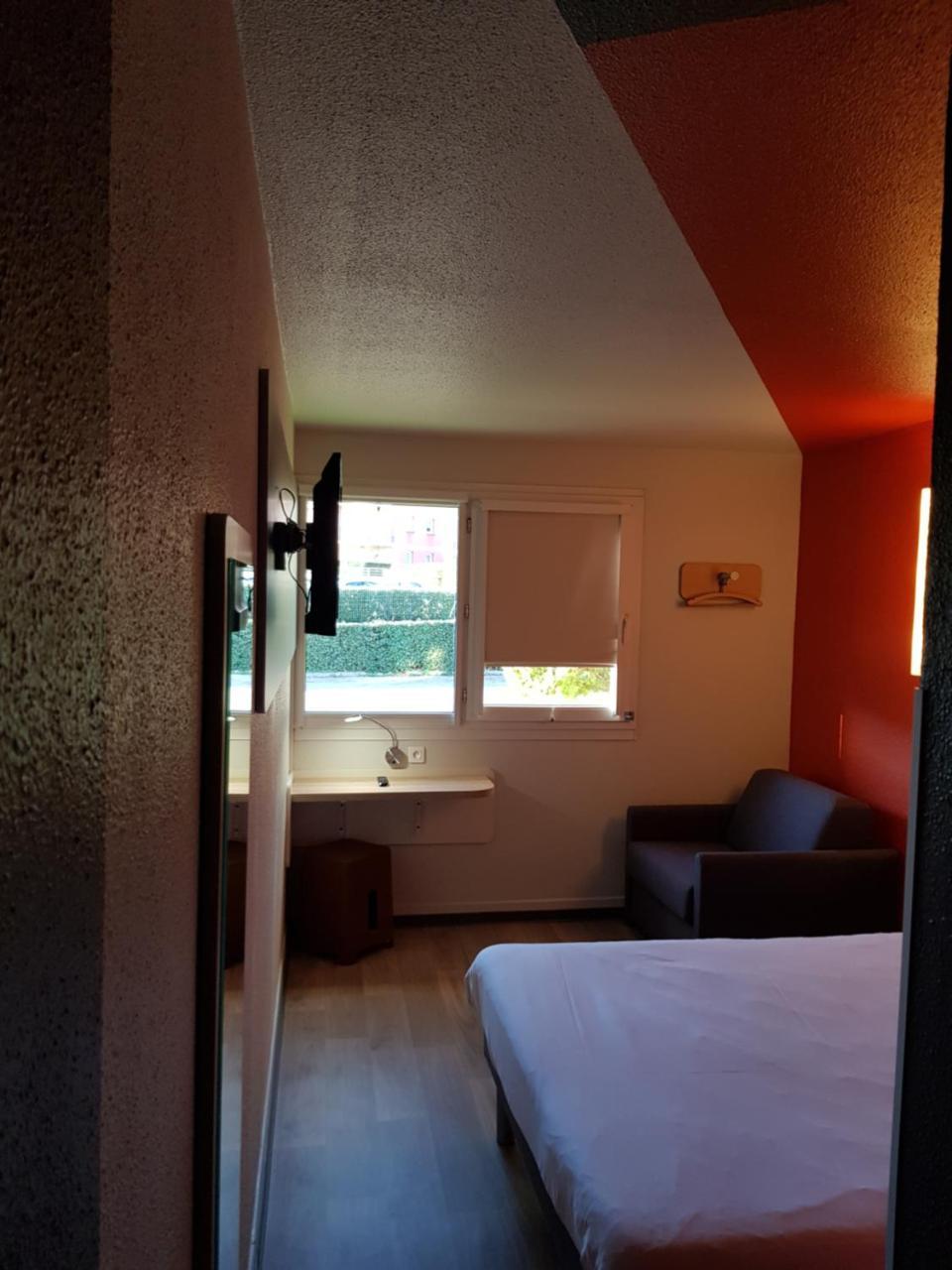 Ibis Budget Saint Christol Les Ales ภายนอก รูปภาพ